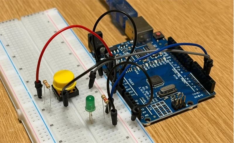 TechKid™ – edukacyjny zestaw do nauki elektroniki i programowania.